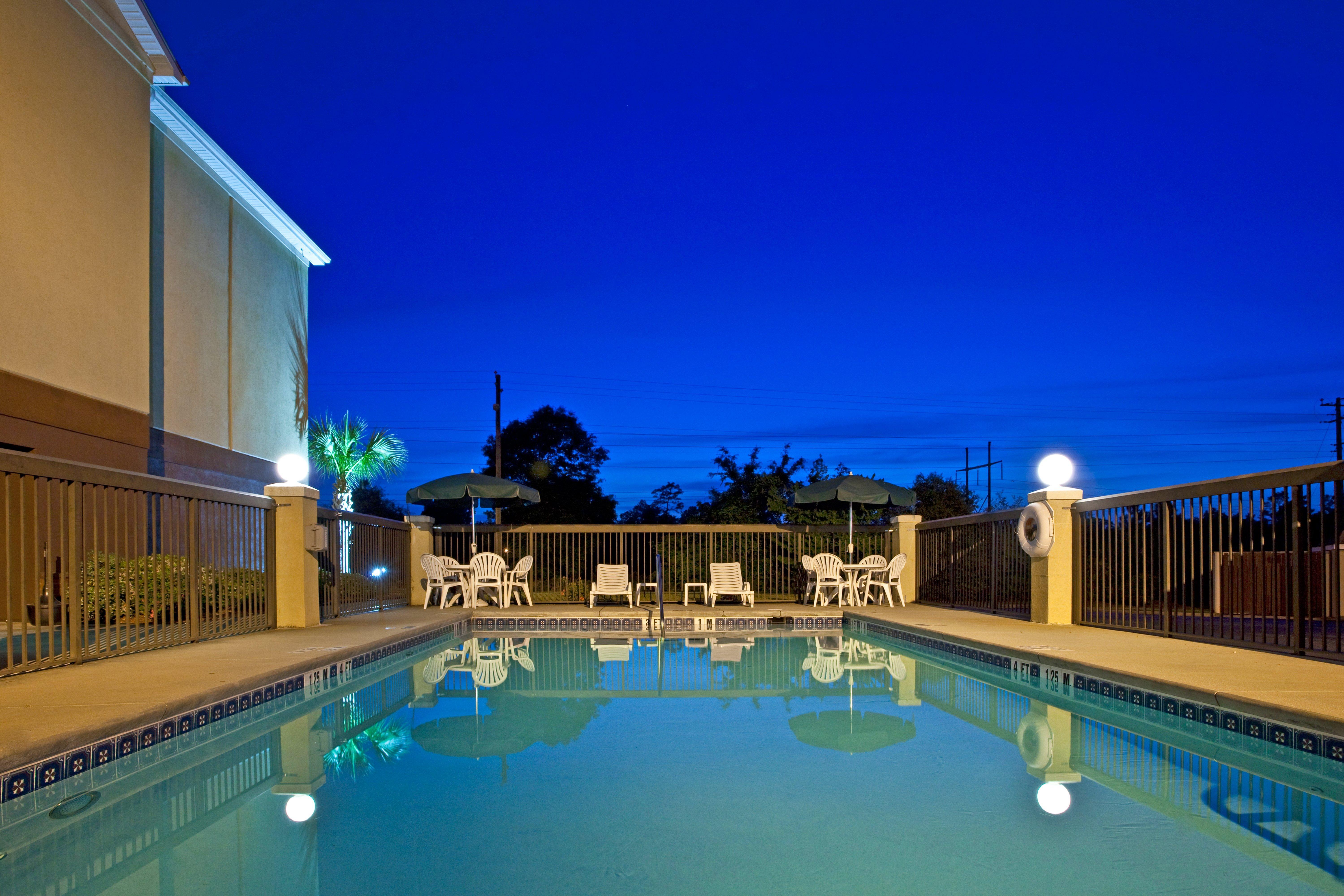 Holiday Inn Express & Suites Milton East I-10 By Ihg Экстерьер фото