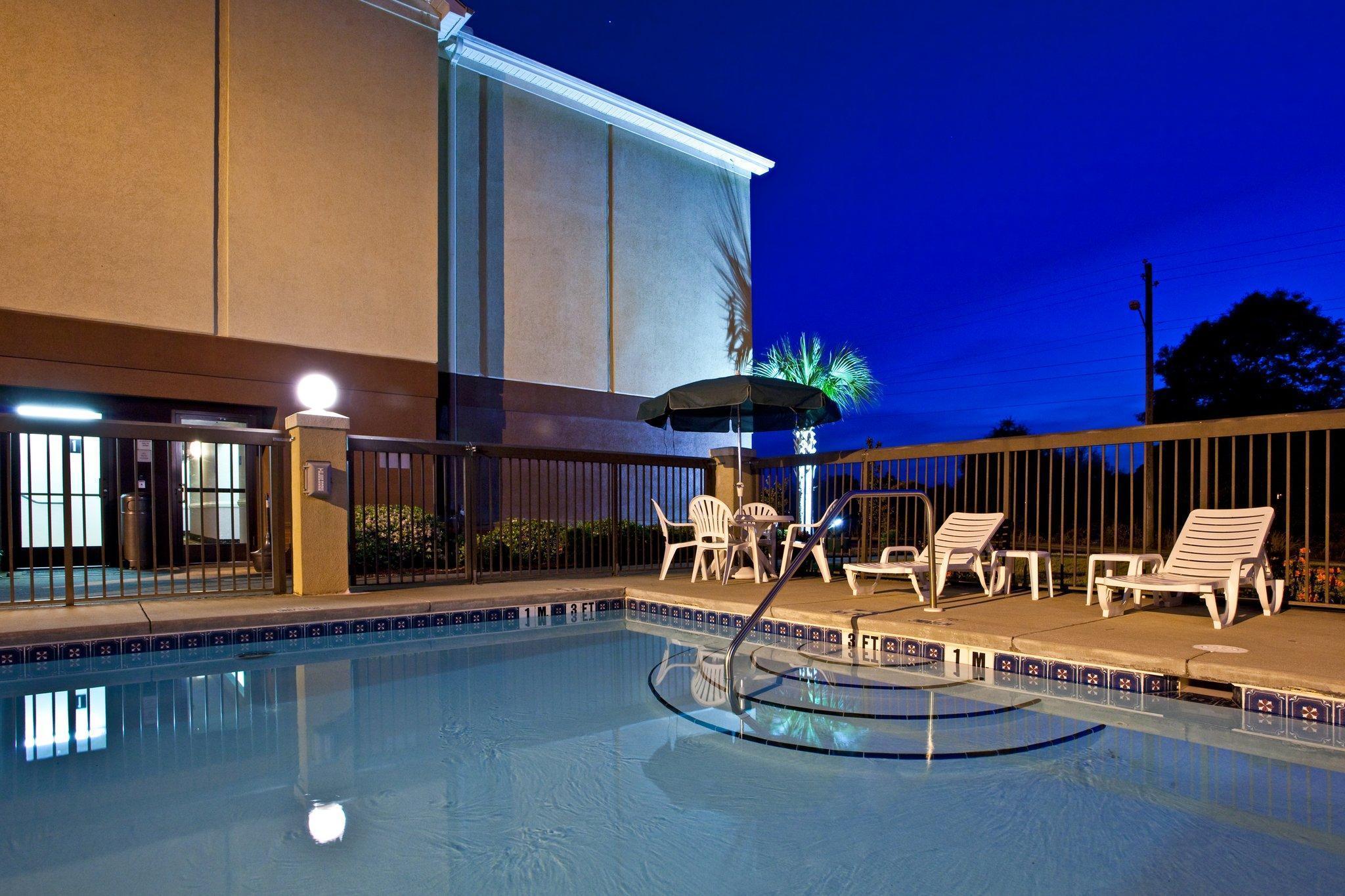 Holiday Inn Express & Suites Milton East I-10 By Ihg Экстерьер фото