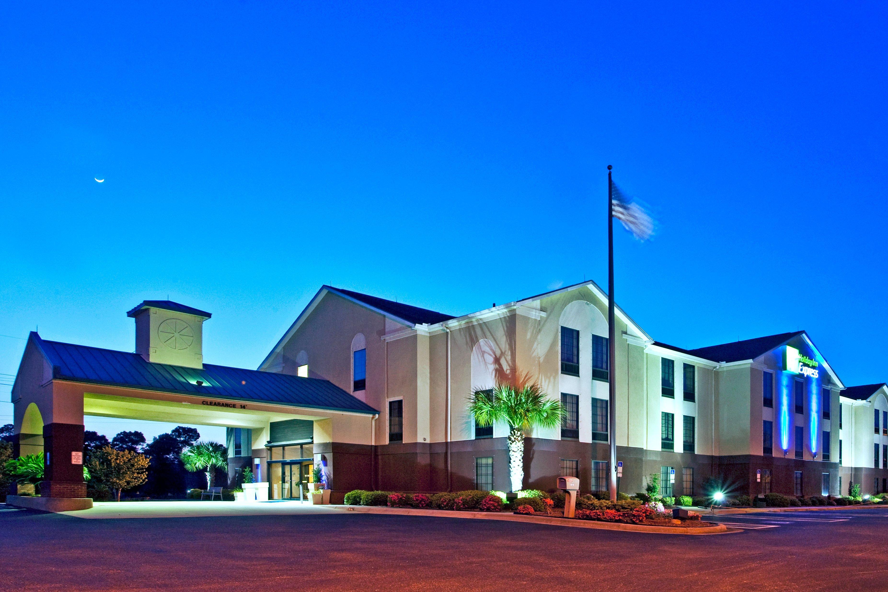 Holiday Inn Express & Suites Milton East I-10 By Ihg Экстерьер фото
